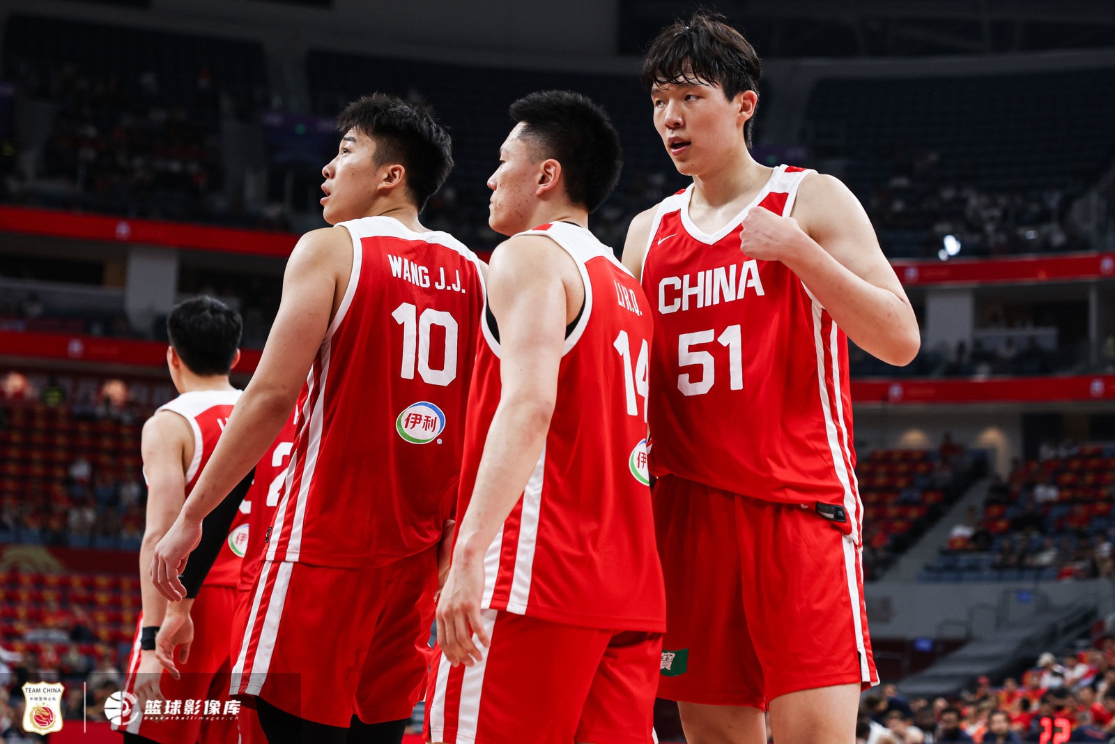 7分8篮板难掩战术梗阻,杨瀚森蓝领化或为破局关键