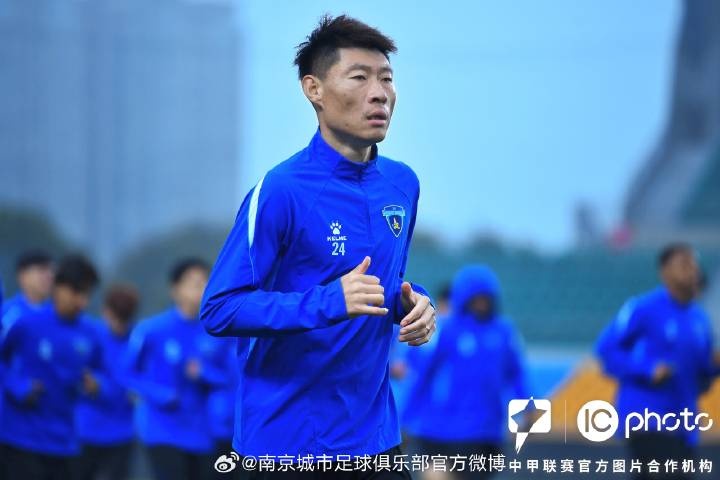 32场后防老臣离队:杜君鹏告别南京城市 32场后防老臣离队:杜君鹏告别南京城市