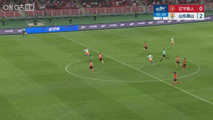 泽卡半场双响 山东客场2-0领先辽宁铁人 泽卡半场双响 山东客场2-0领先辽宁铁人