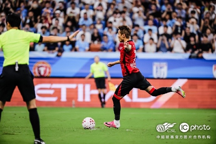 阿洛伊西:两球领先仍需把握机会,韦世豪队长领导力获肯定 阿洛伊西:两球领先仍需把握机会,韦世豪队长领导力获肯定