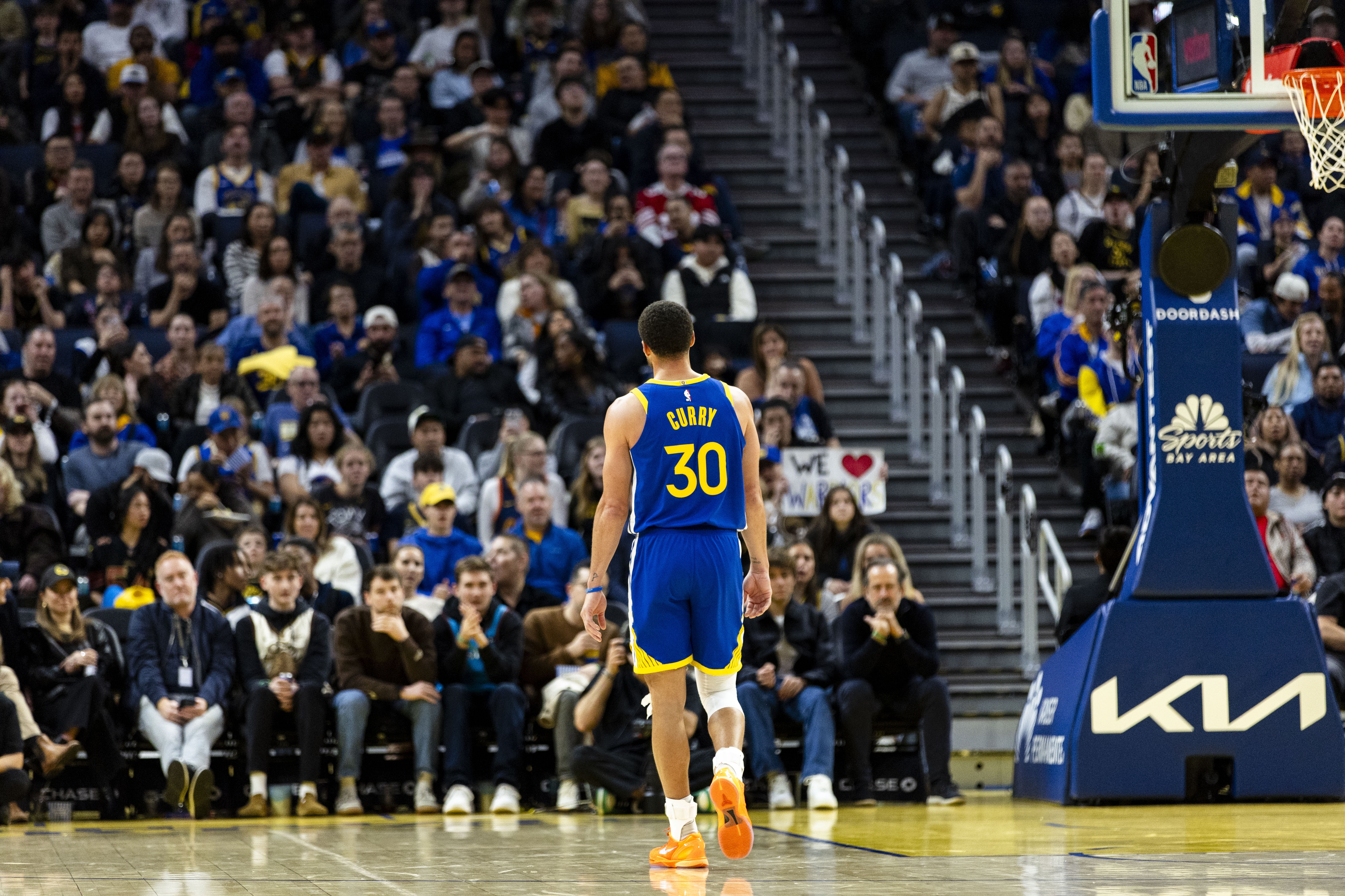 姚明谈库里签约李宁:民族英雄的传承,未来更多NBA球员代言中国品牌