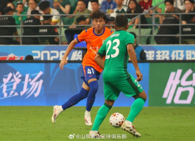 十人山东泰山客场0-2负于北京国安,少打一人全场被动 十人山东泰山客场0-2负于北京国安,少打一人全场被动