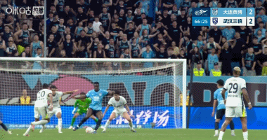 英博3-2绝杀三镇,马莱莱补时破门送对手10轮不胜 英博3-2绝杀三镇,马莱莱补时破门送对手10轮不胜