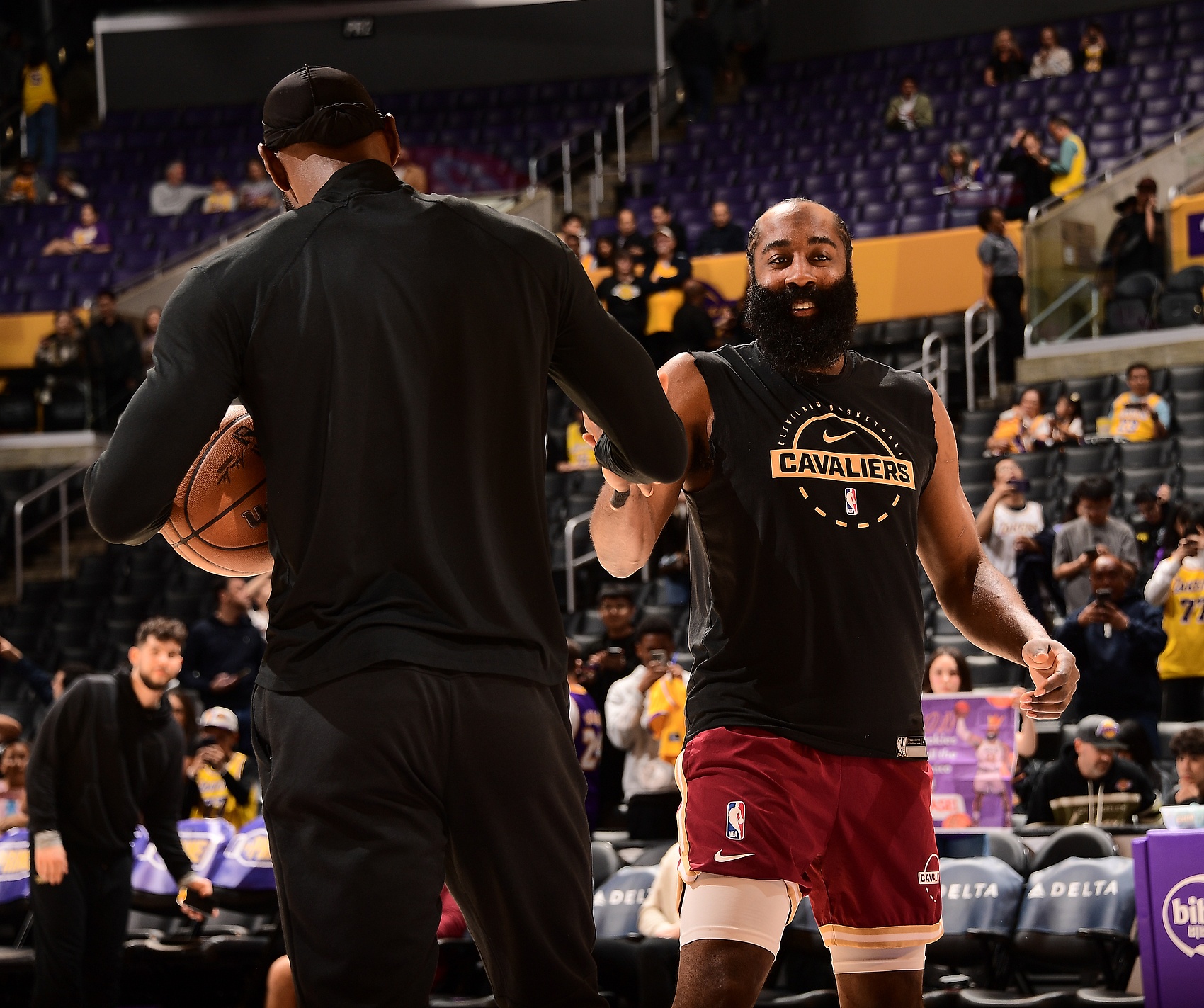 Windhorst:哈登愿签三年降薪合同,助骑士腾空间低价签詹姆斯