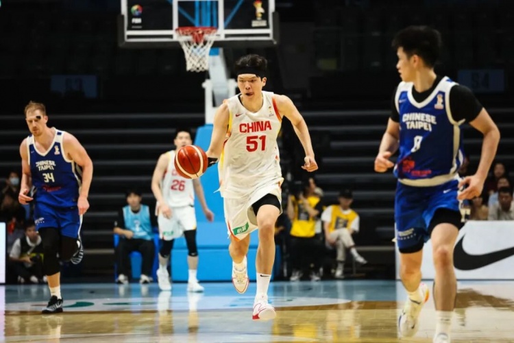 世预赛观察:杨瀚森掩护陷阱,廖三宁被迫焊死,高诗岩的10分钟极限 世预赛观察:杨瀚森掩护陷阱,廖三宁被迫焊死,高诗岩的10分钟极限