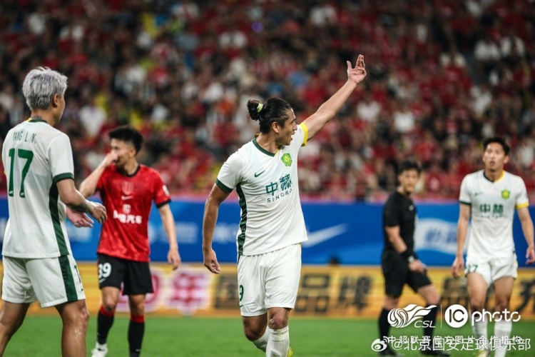 张玉宁双响追平队史联赛进球纪录,国安2-2客平蓉城遭补时绝平 张玉宁双响追平队史联赛进球纪录,国安2-2客平蓉城遭补时绝平