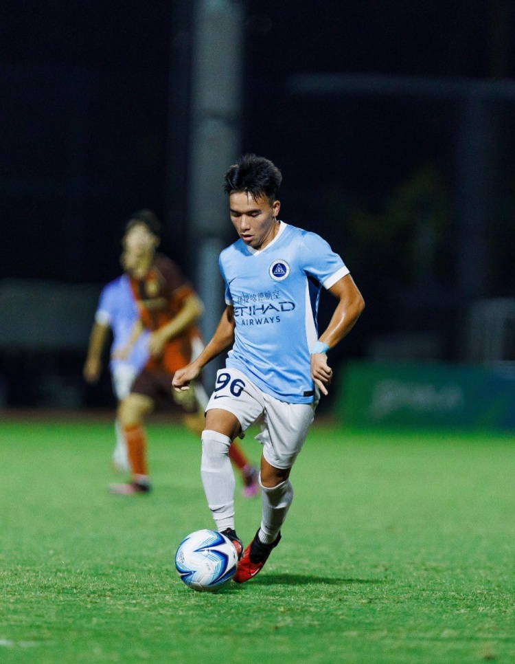 刘志鹏抢断门将送助攻 深圳新鹏城U20主场2比1逆转陕西联合U20