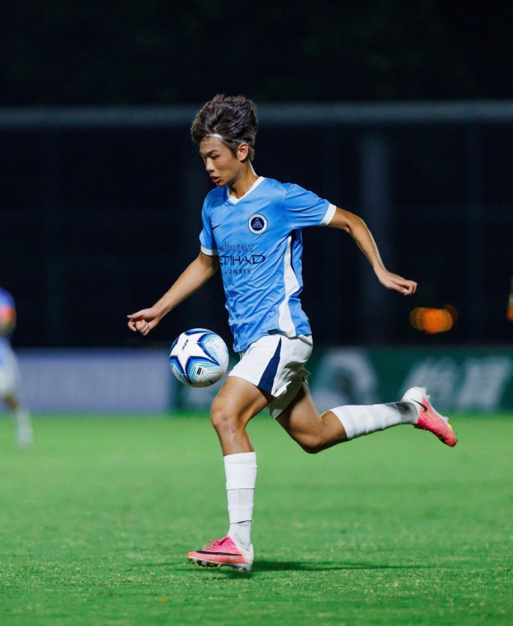 刘志鹏抢断门将送助攻 深圳新鹏城U20主场2比1逆转陕西联合U20