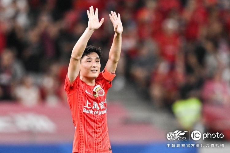 上海海港2-1青岛海牛，下一场海港队将客场对阵深圳新鹏城队