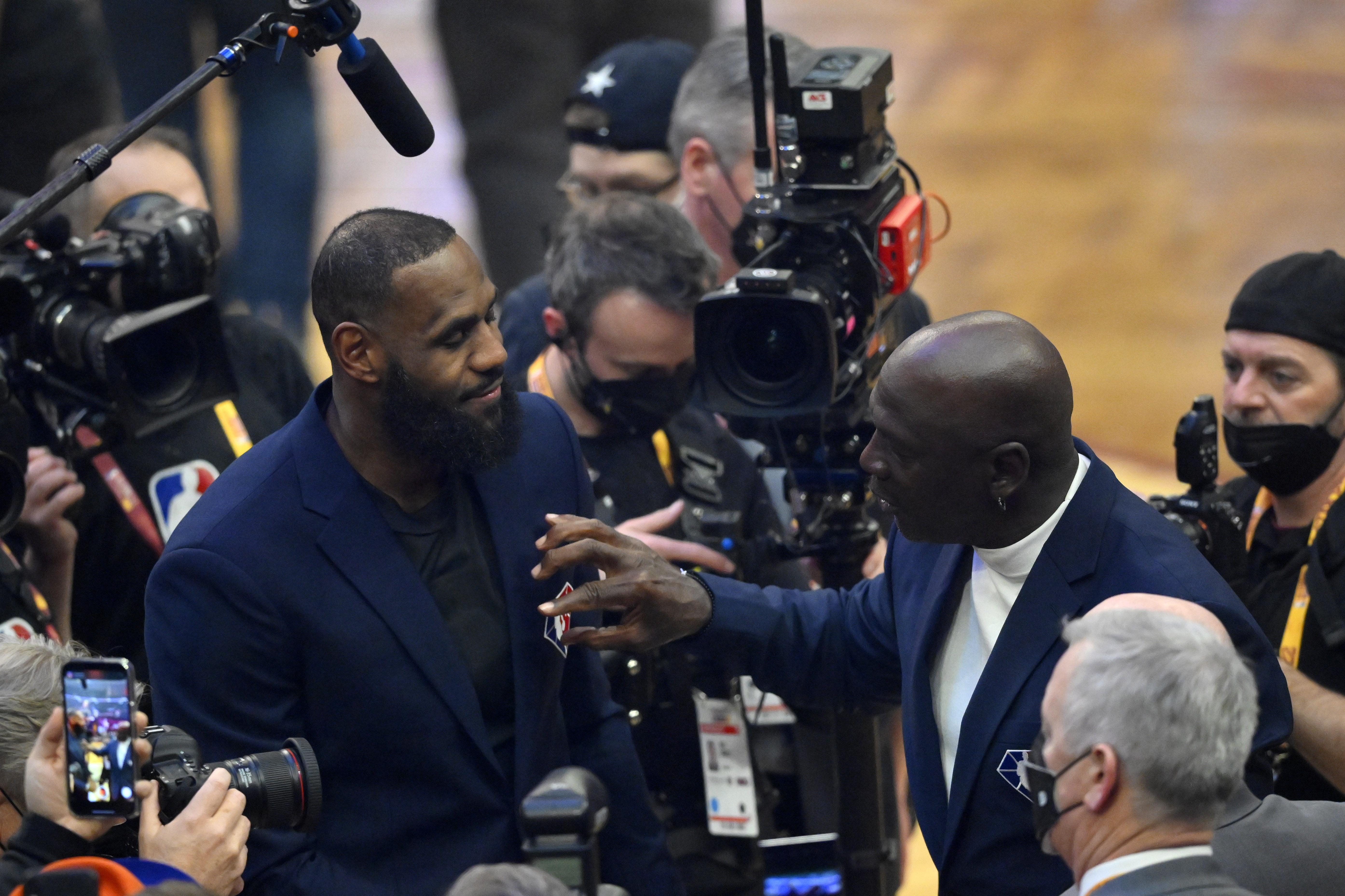 斯蒂芬·杰克逊：詹姆斯加盟争冠强队76人 削弱了其争夺GOAT底气