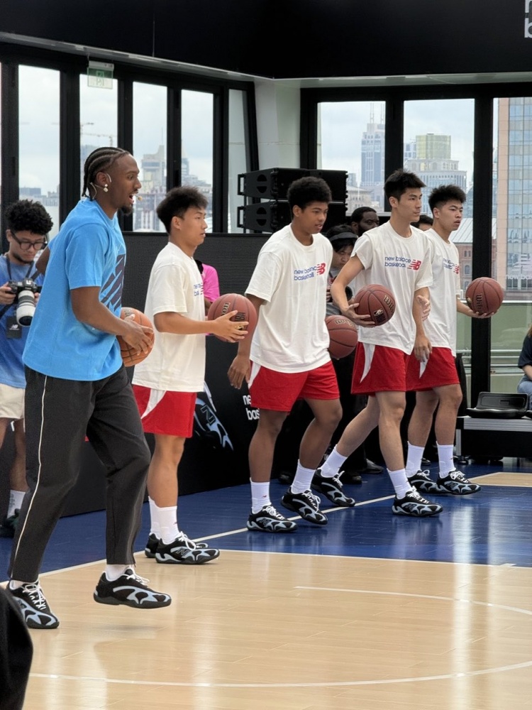 纵享丝滑！马克西中国行上海站参加3X3表演赛 漂移跳投压哨绝杀
