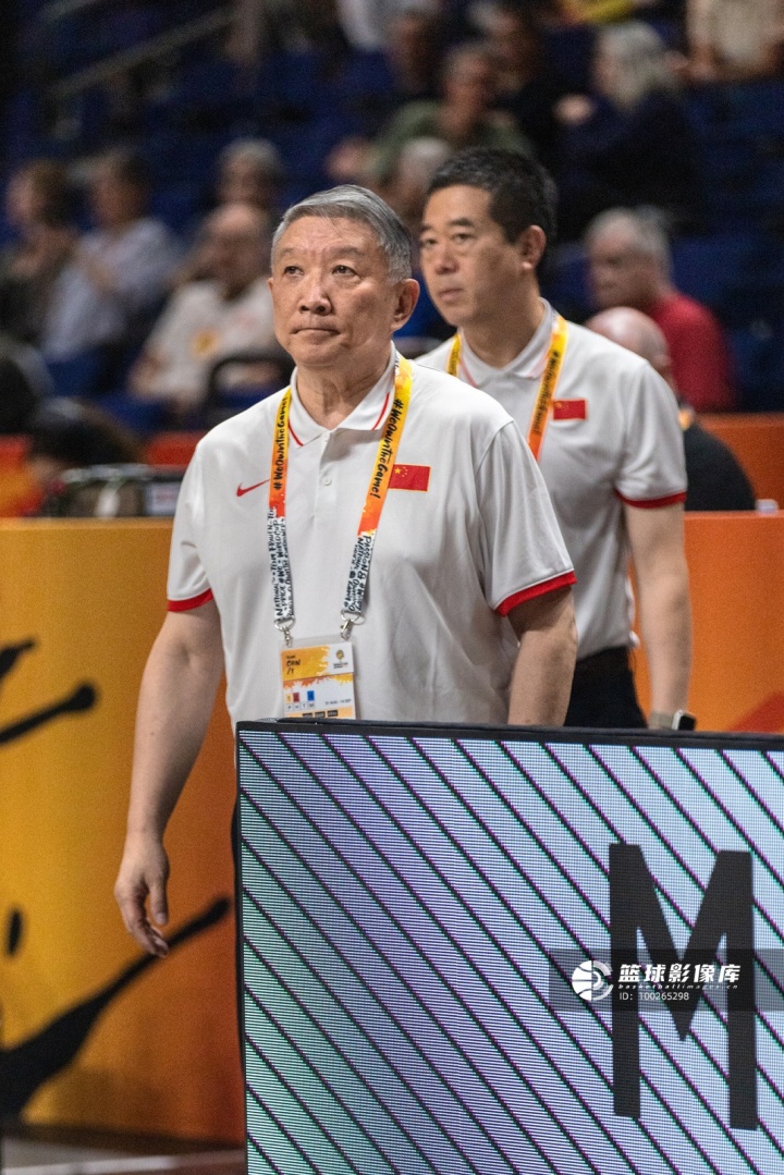 媒体人:法国女篮对中国女篮占据碾压优势 这比赛有一边倒的可能 媒体人:法国女篮对中国女篮占据碾压优势 这比赛有一边倒的可能