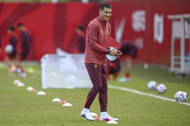 北青：今天17名国脚到场参训，邵佳一对高中生球员赵松源感到欣喜